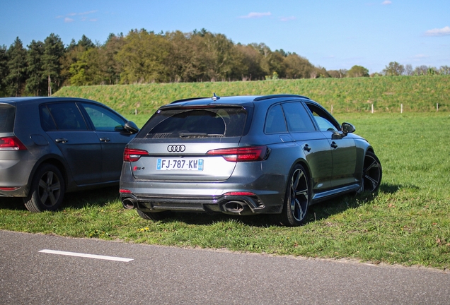 Audi RS4 Avant B9