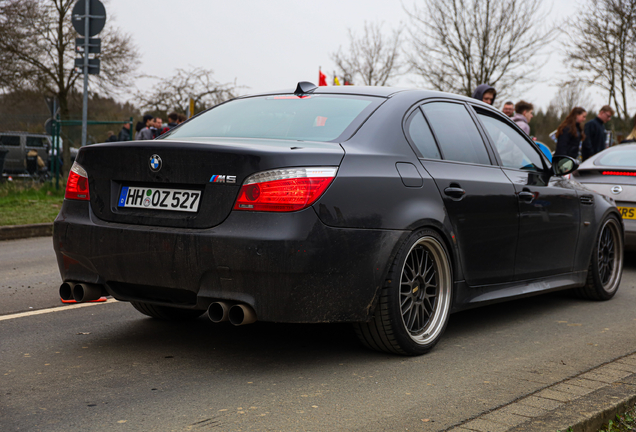 BMW M5 E60 2005