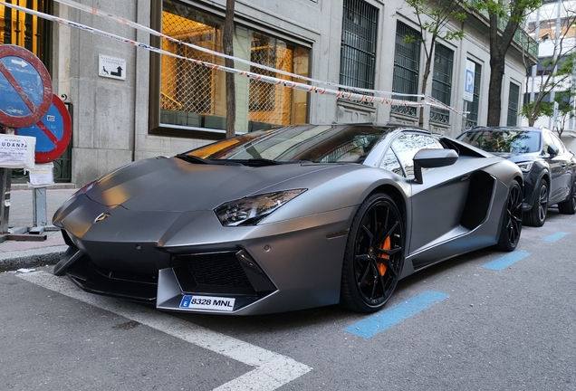 Lamborghini Aventador LP700-4 Roadster