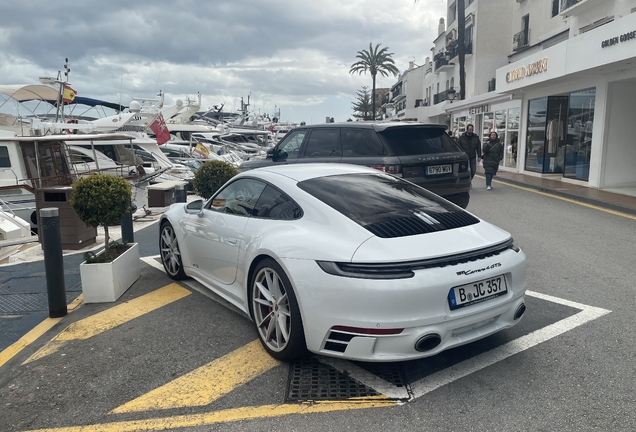 Porsche 992 Carrera 4 GTS