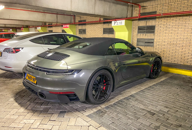 Porsche 992 Carrera 4 GTS Cabriolet