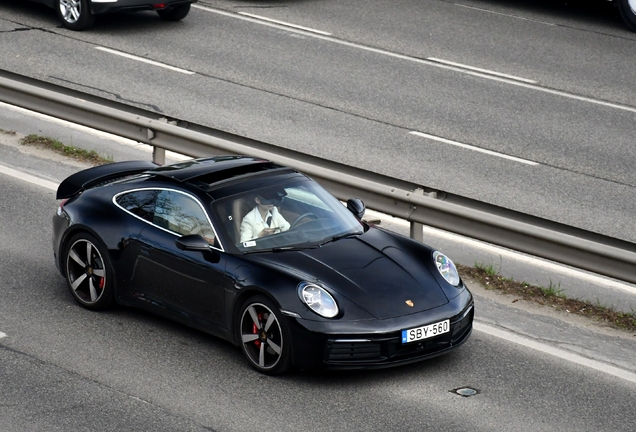 Porsche 992 Carrera 4S