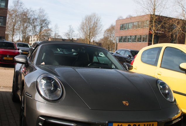 Porsche 992 Carrera 4S Cabriolet