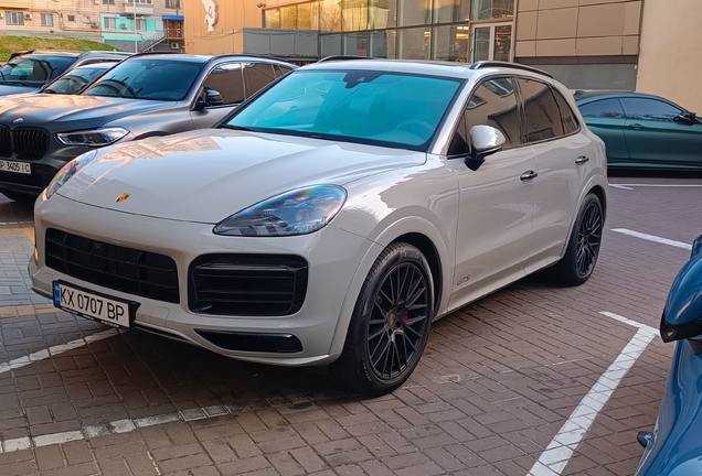 Porsche 9YA Cayenne GTS