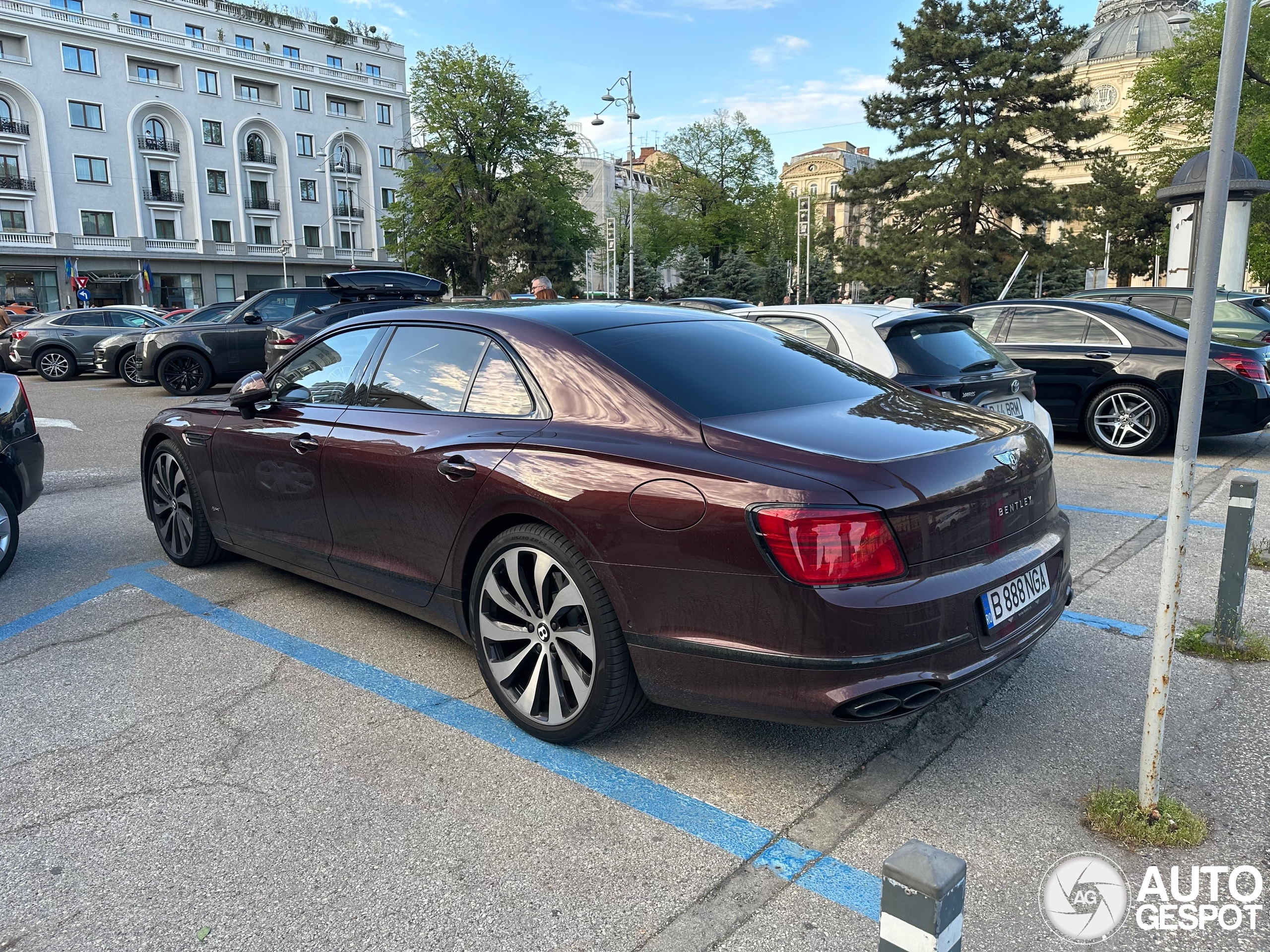 Bentley Flying Spur Hybrid