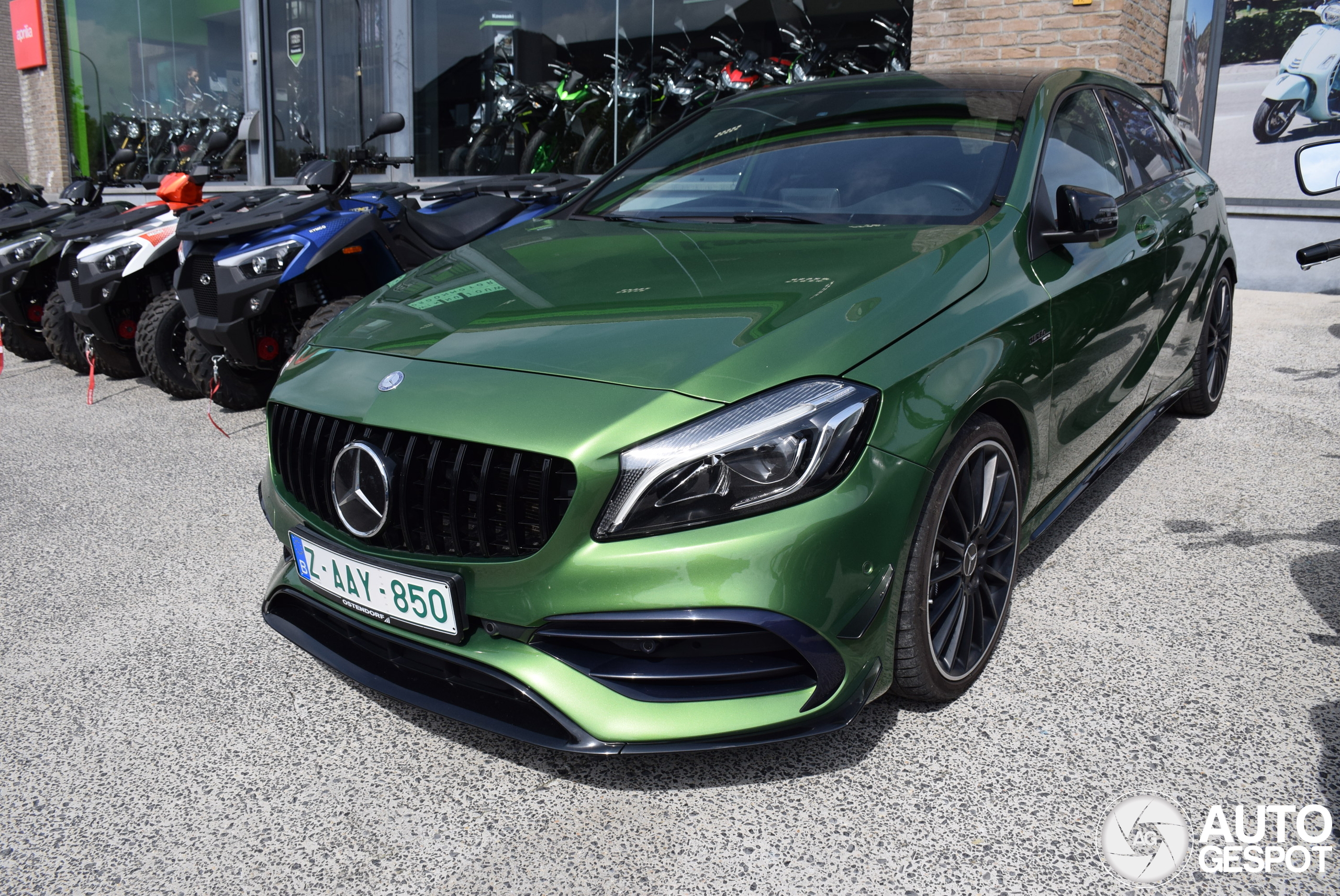 Mercedes-AMG A 45 W176 2015