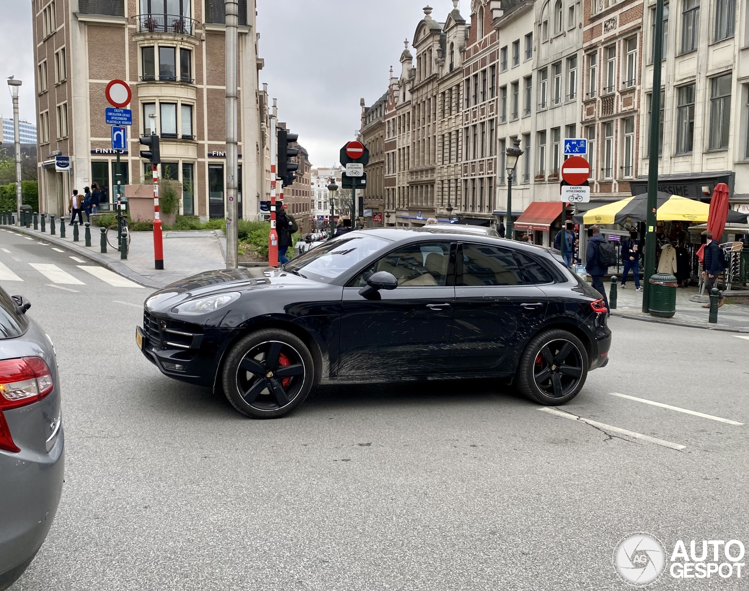 Porsche 95B Macan Turbo