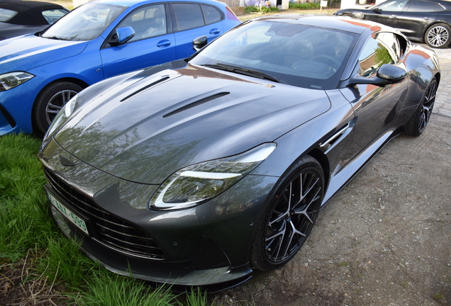 Aston Martin DB12