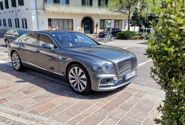 Bentley Flying Spur V8 2021