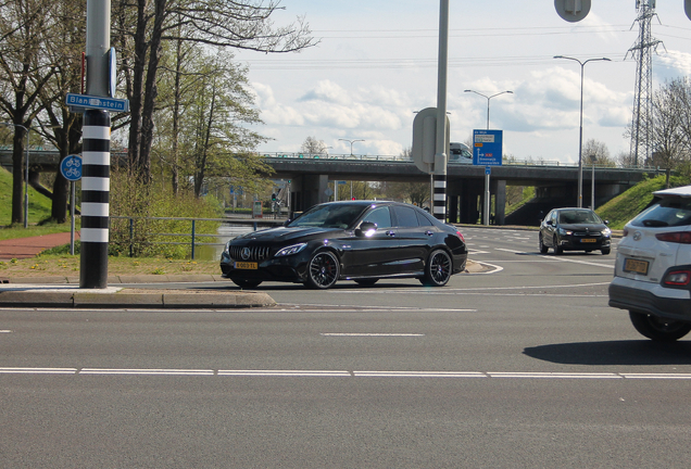 Mercedes-AMG C 63 S W205