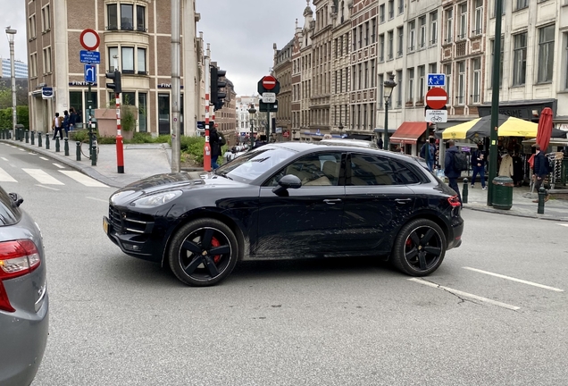 Porsche 95B Macan Turbo