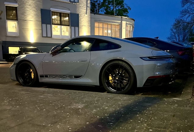 Porsche 992 Carrera GTS