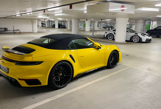 Porsche 992 Turbo Cabriolet