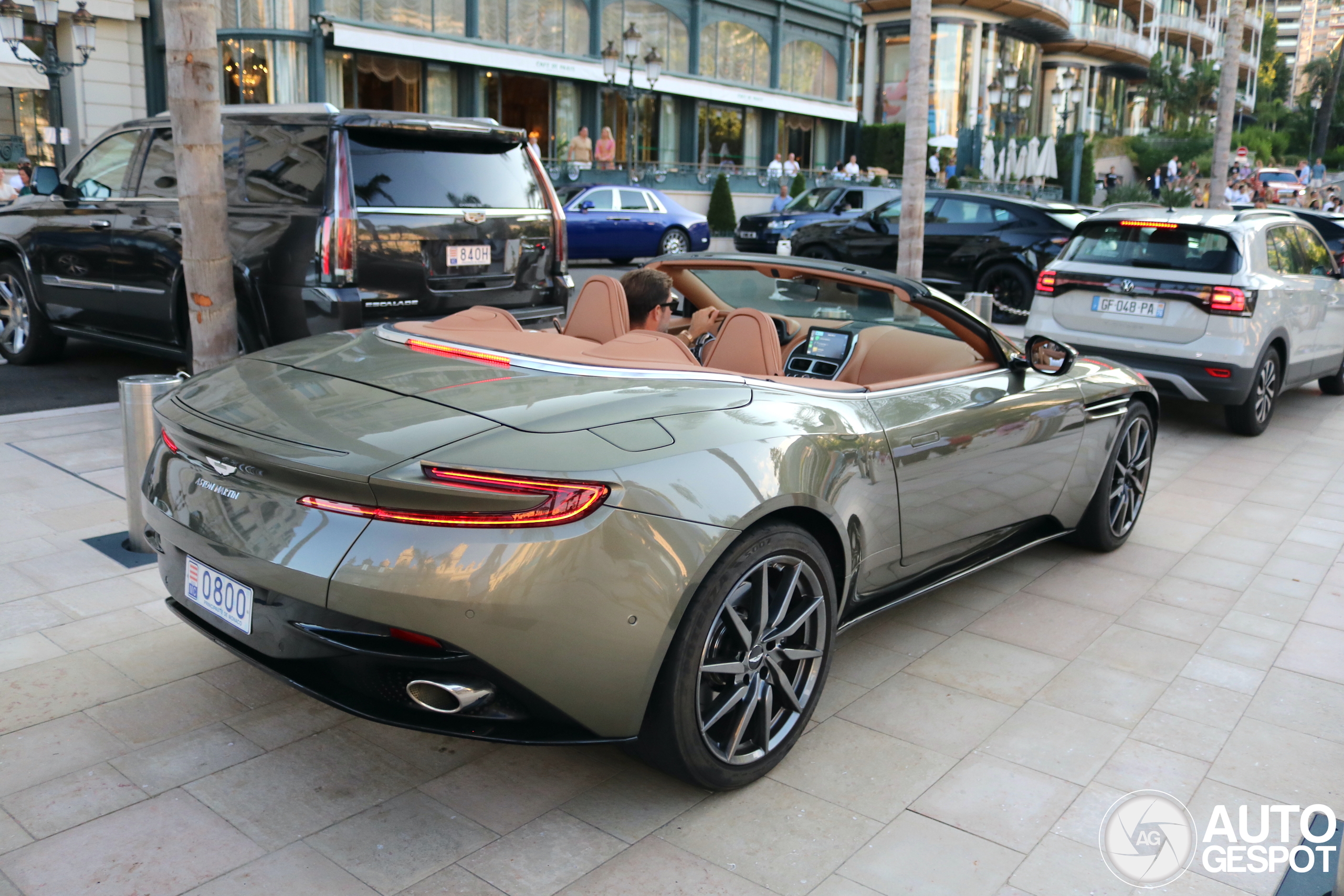 Aston Martin DB11 V8 Volante