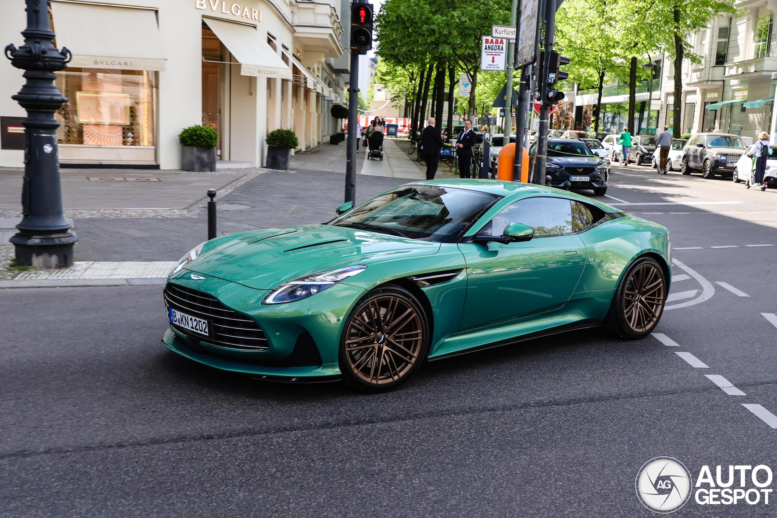 Aston Martin DB12