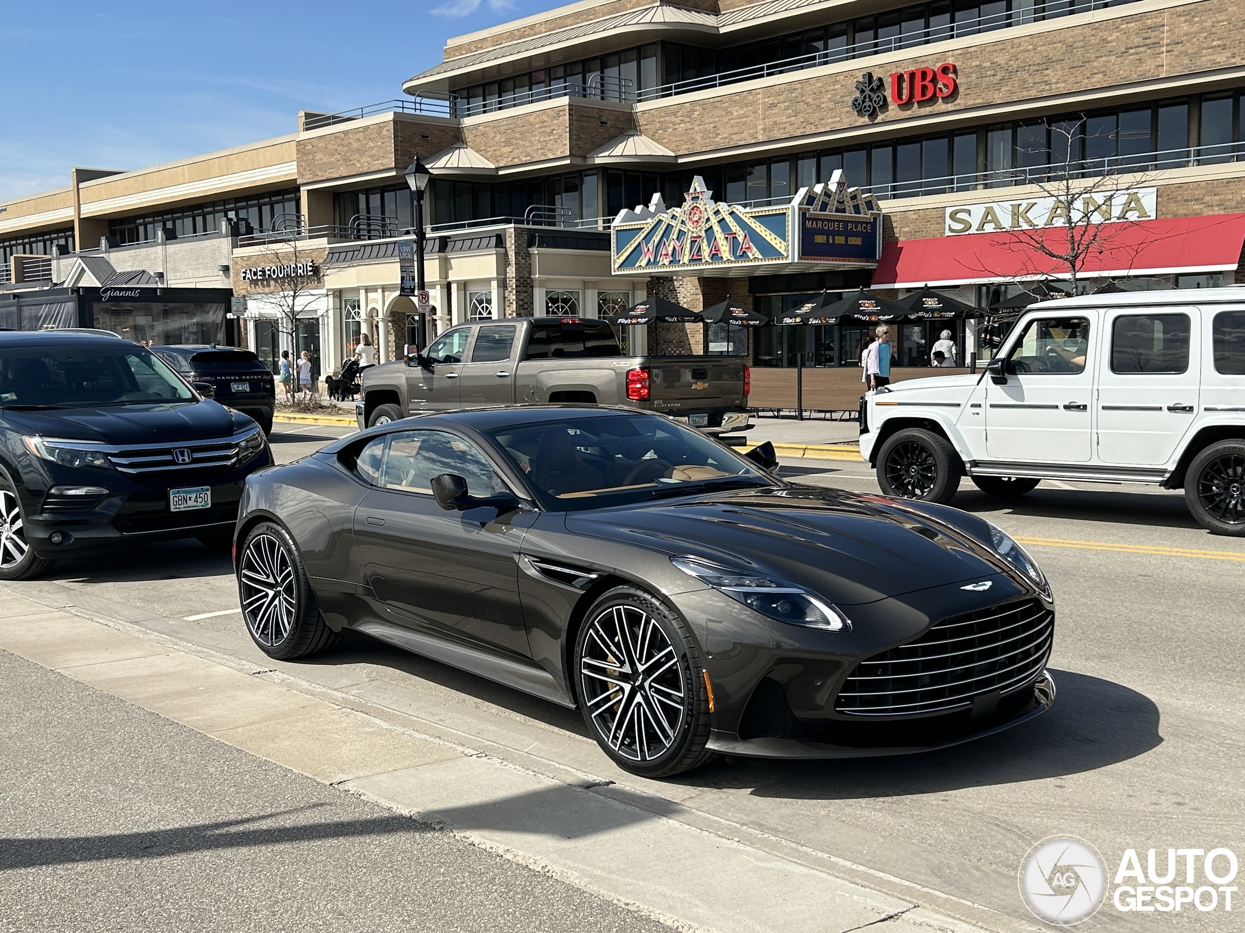 Aston Martin DB12