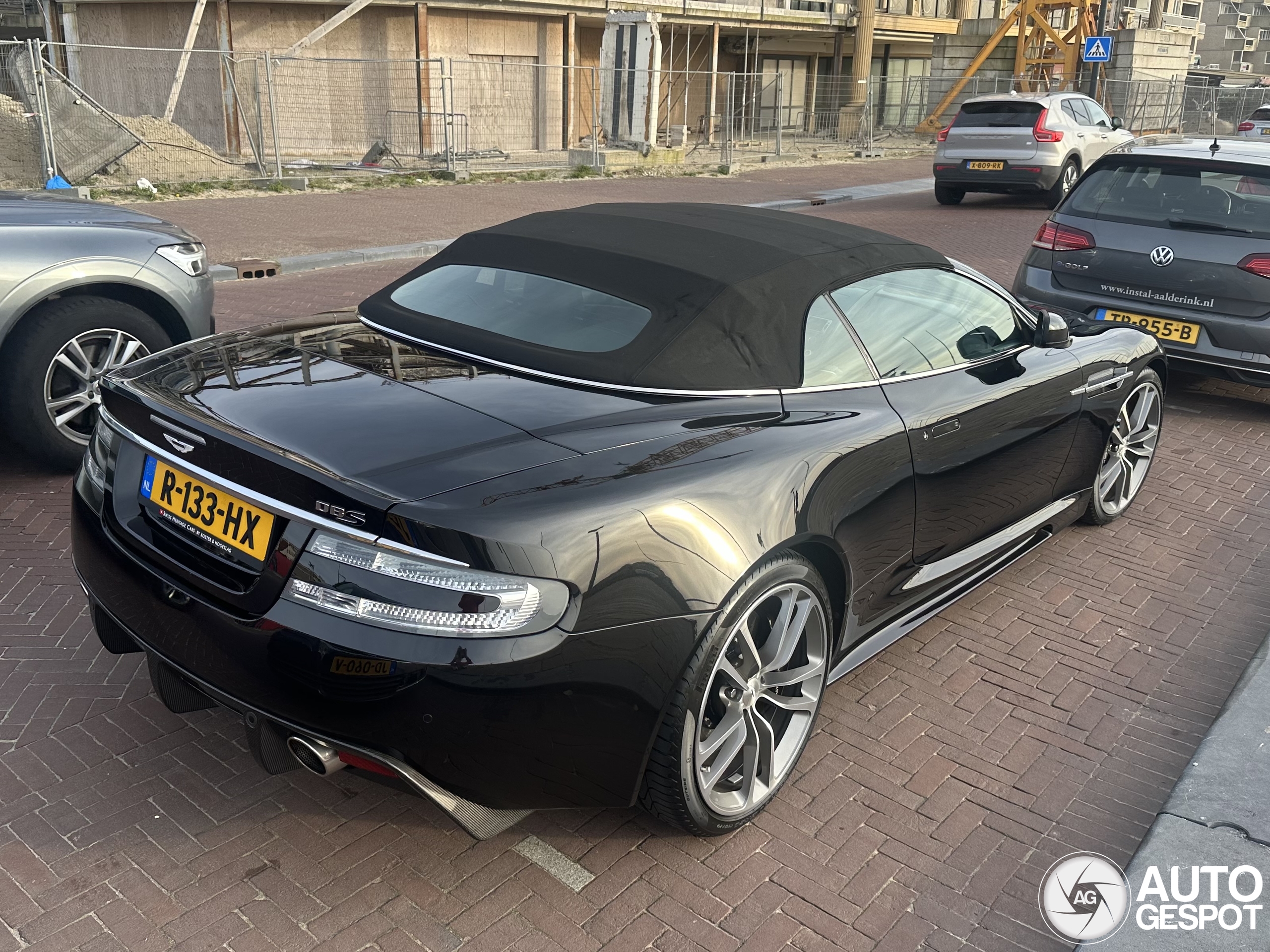 Aston Martin DBS Volante