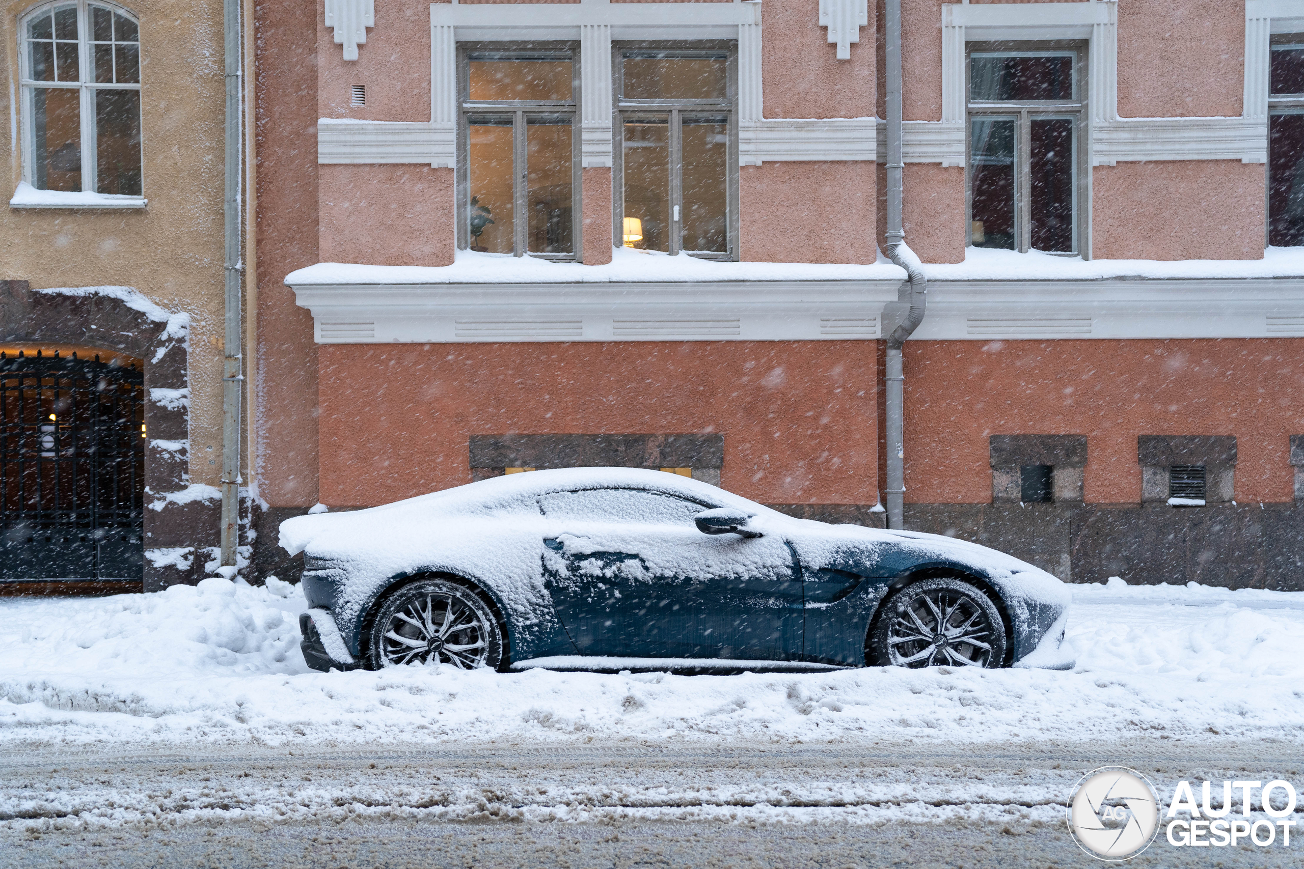 Aston Martin V8 Vantage 2018