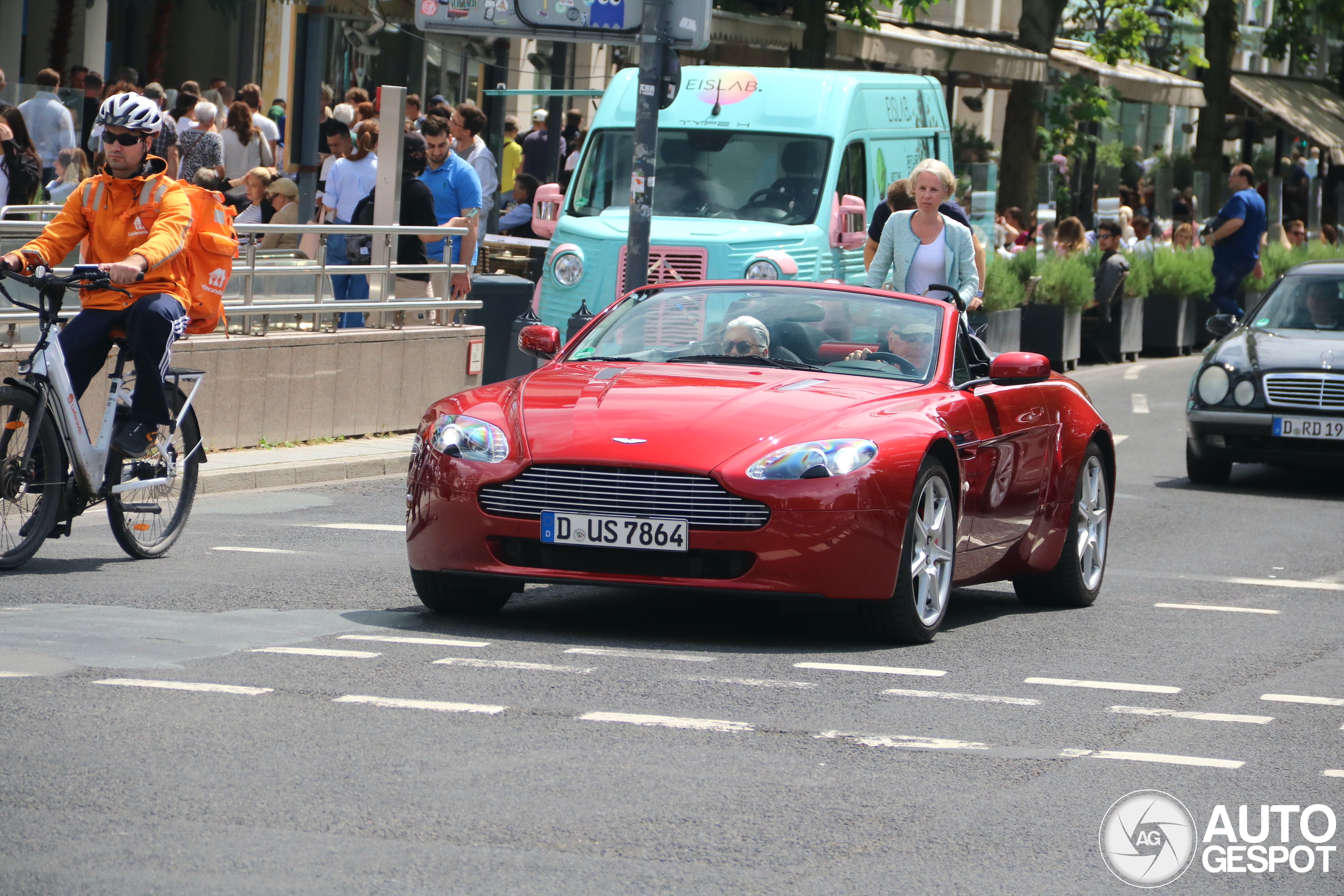 Aston Martin V8 Vantage Roadster