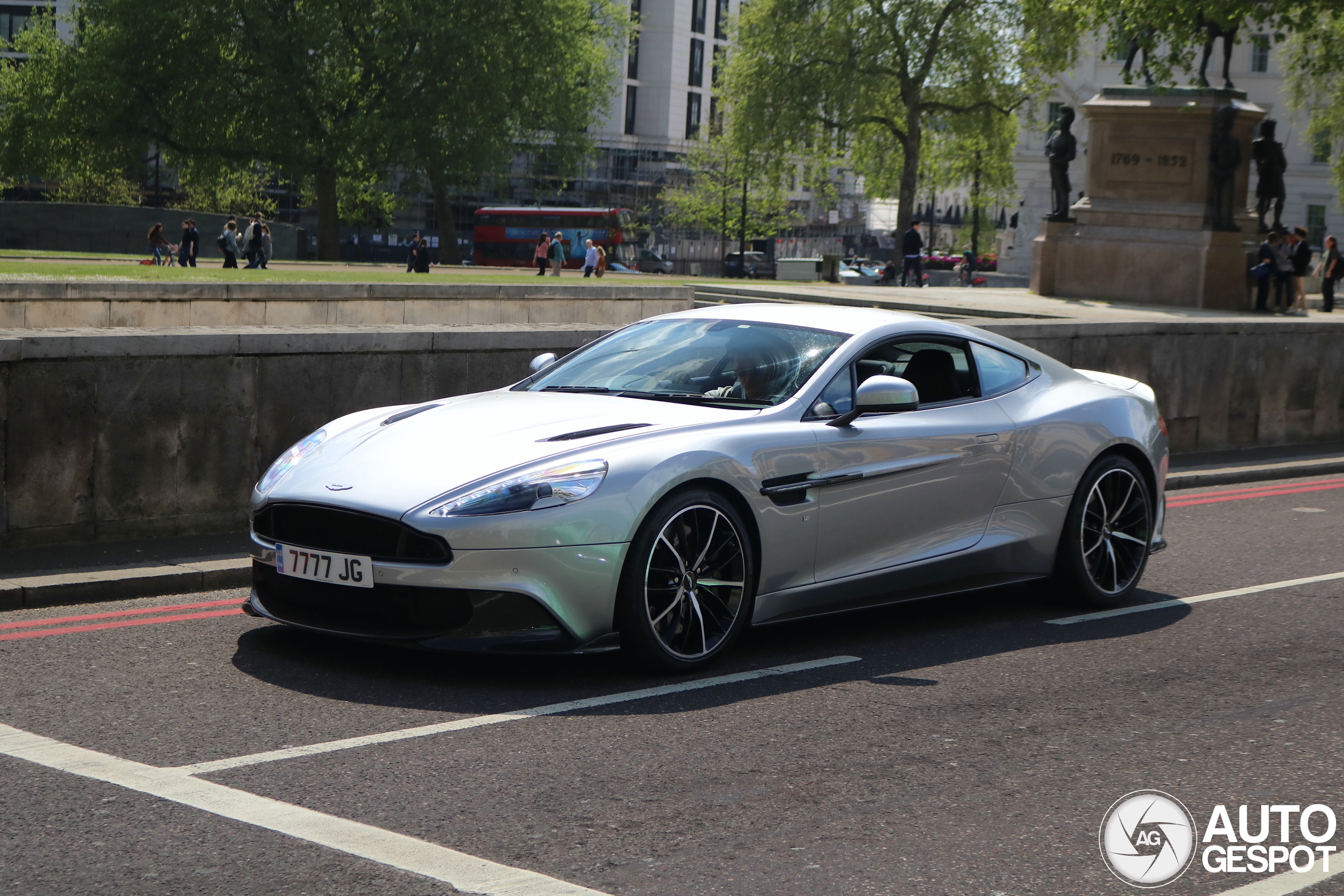 Aston Martin Vanquish S 2017 Ultimate Edition