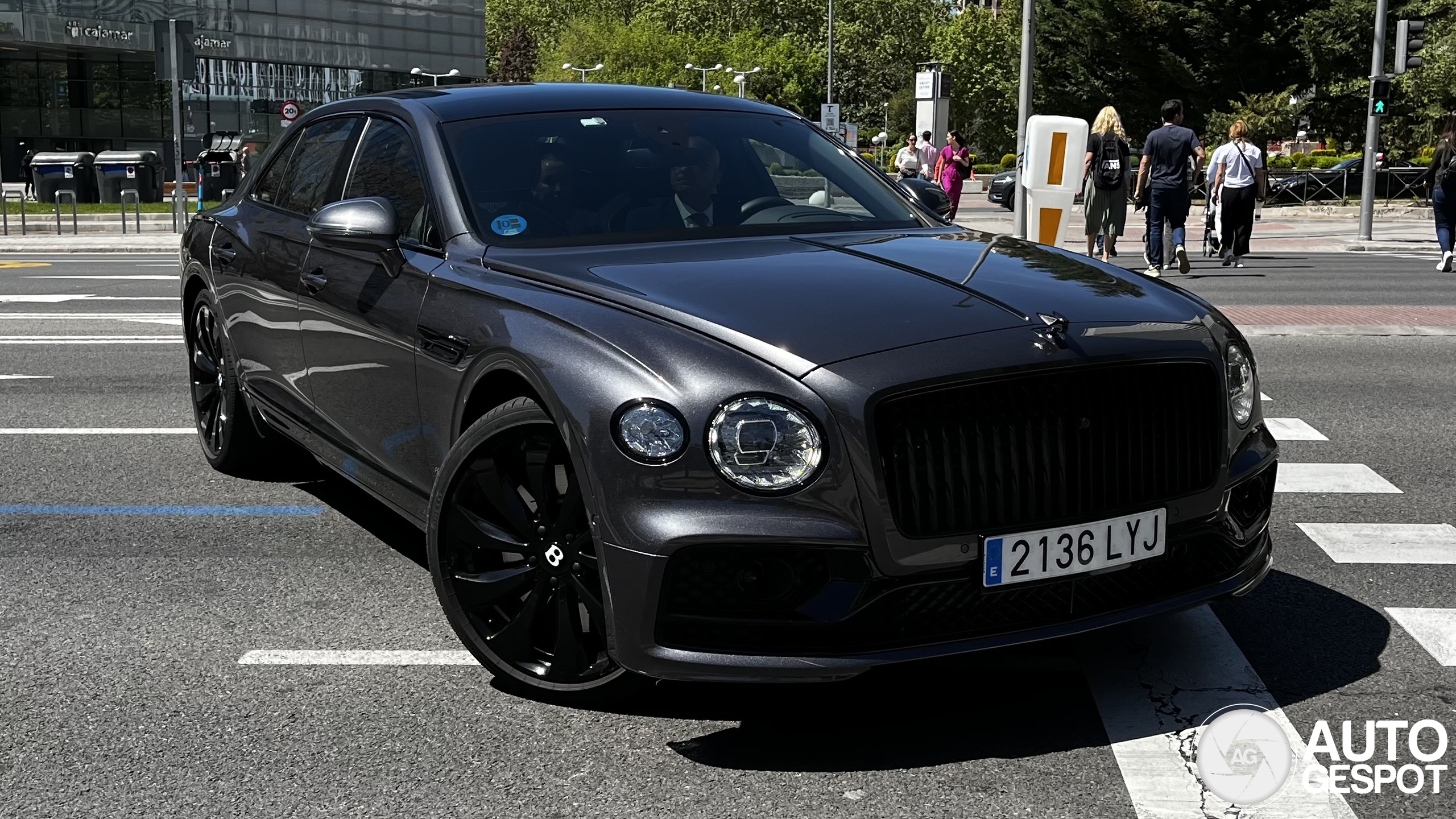 Bentley Flying Spur Hybrid