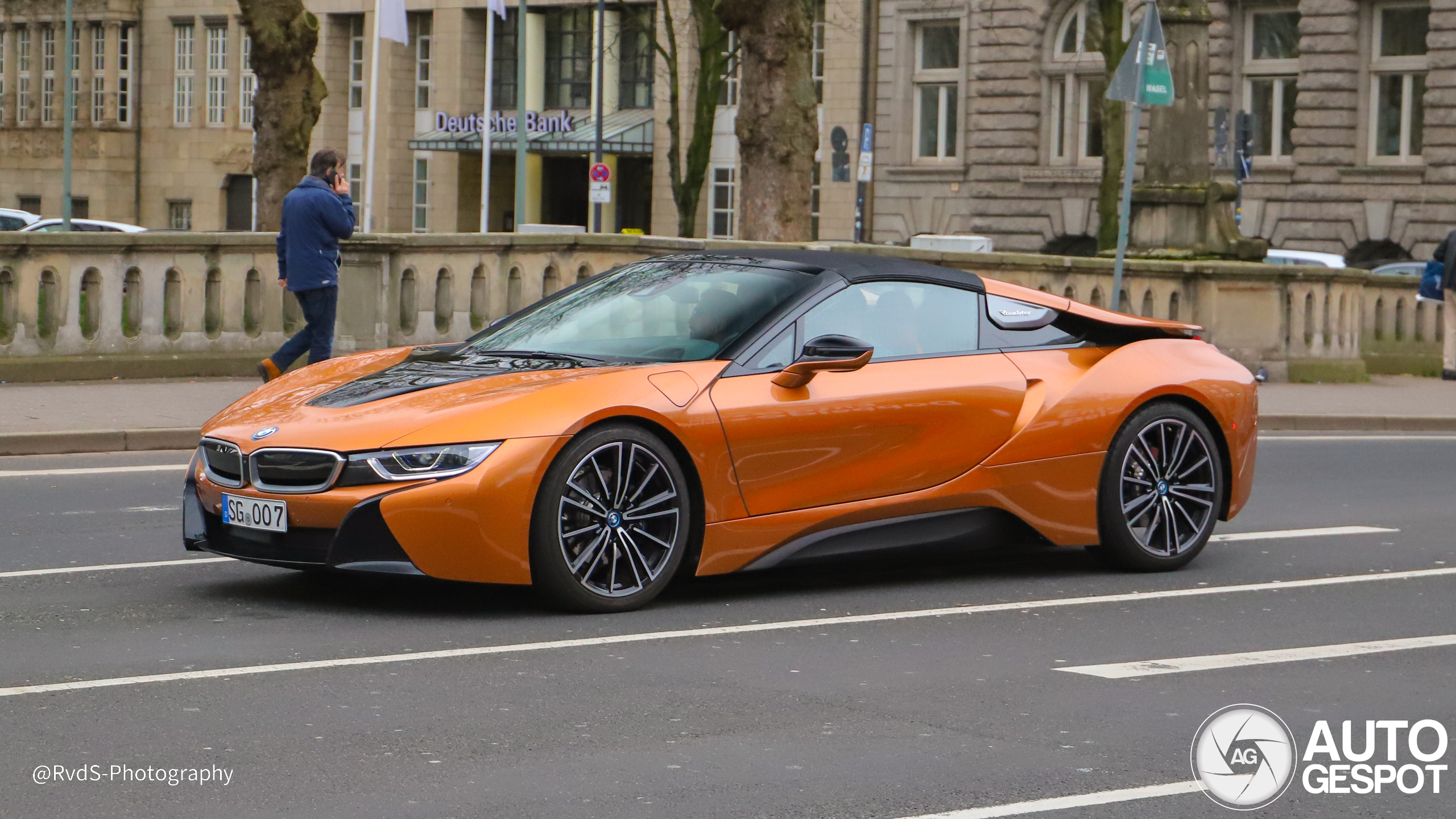 BMW i8 Roadster