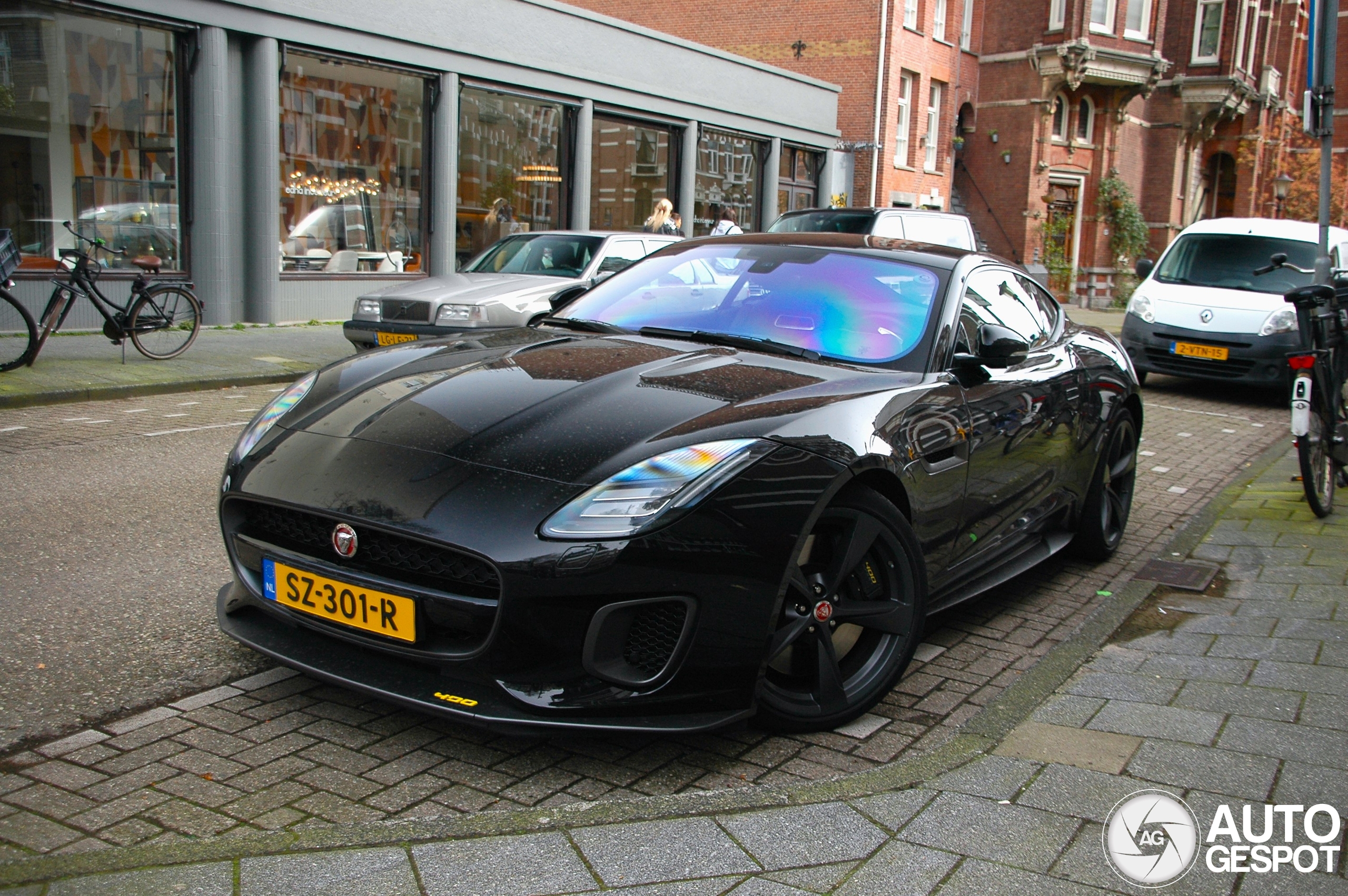 Jaguar F-TYPE 400 Sport Coupé