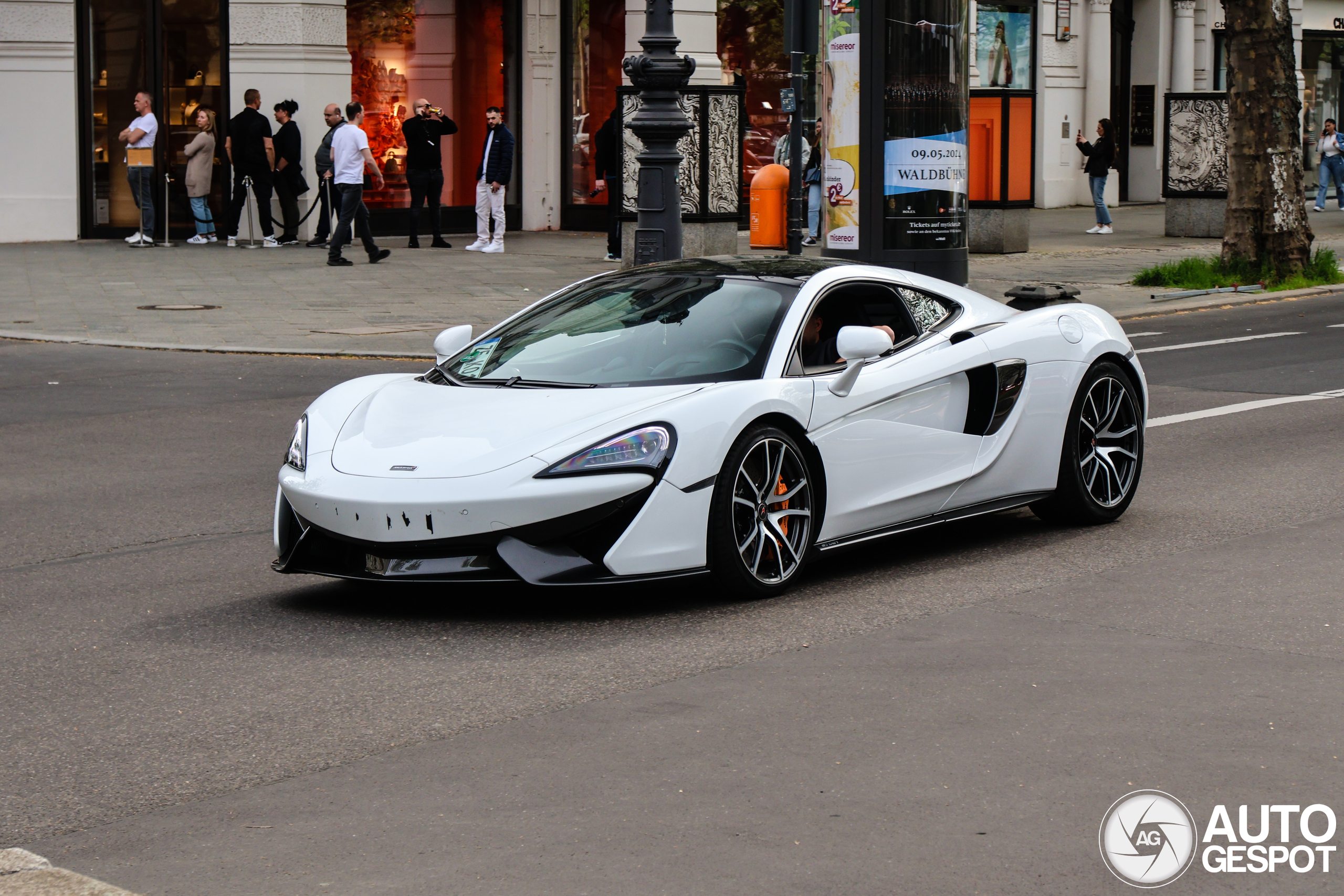 McLaren 570GT