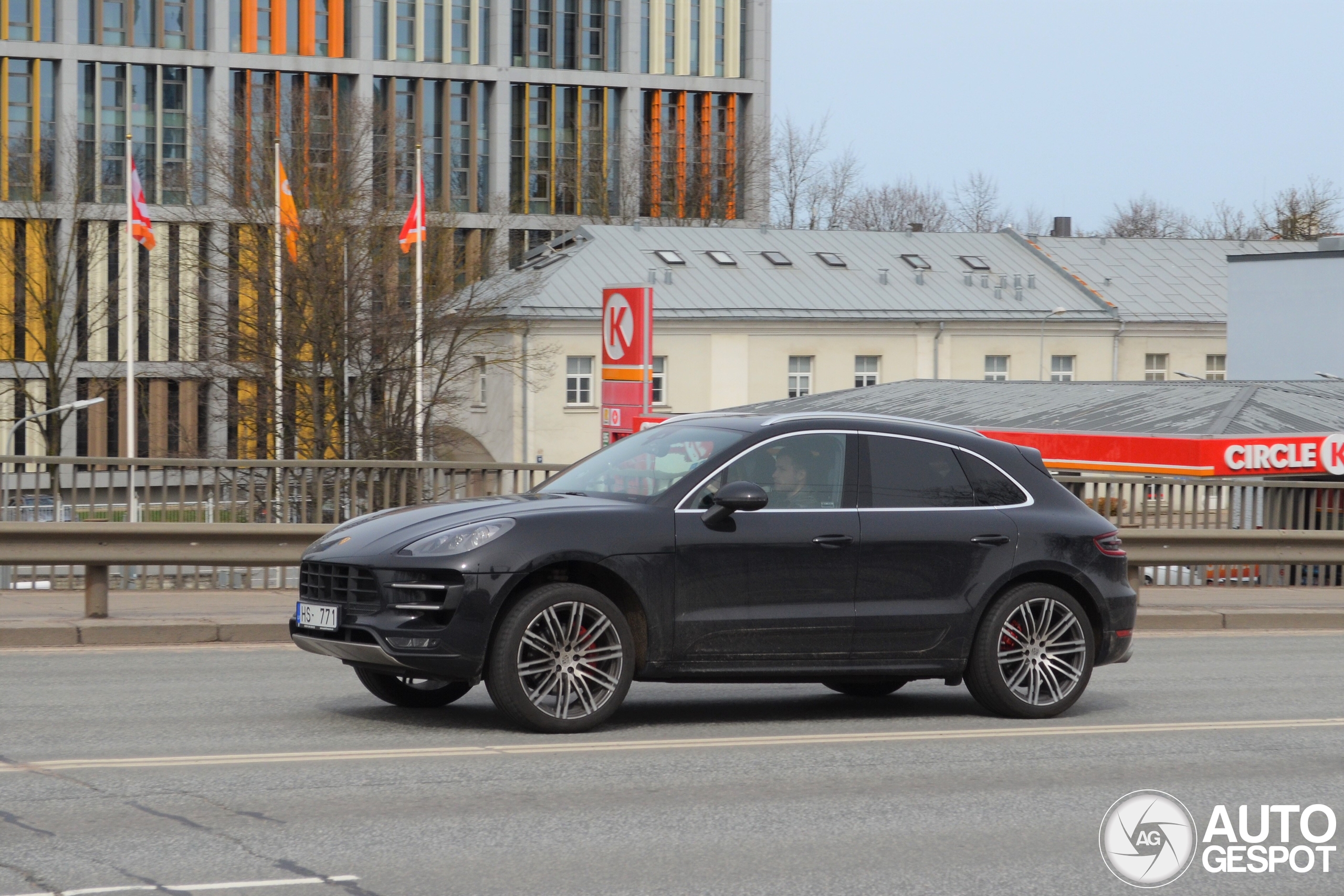 Porsche 95B Macan Turbo