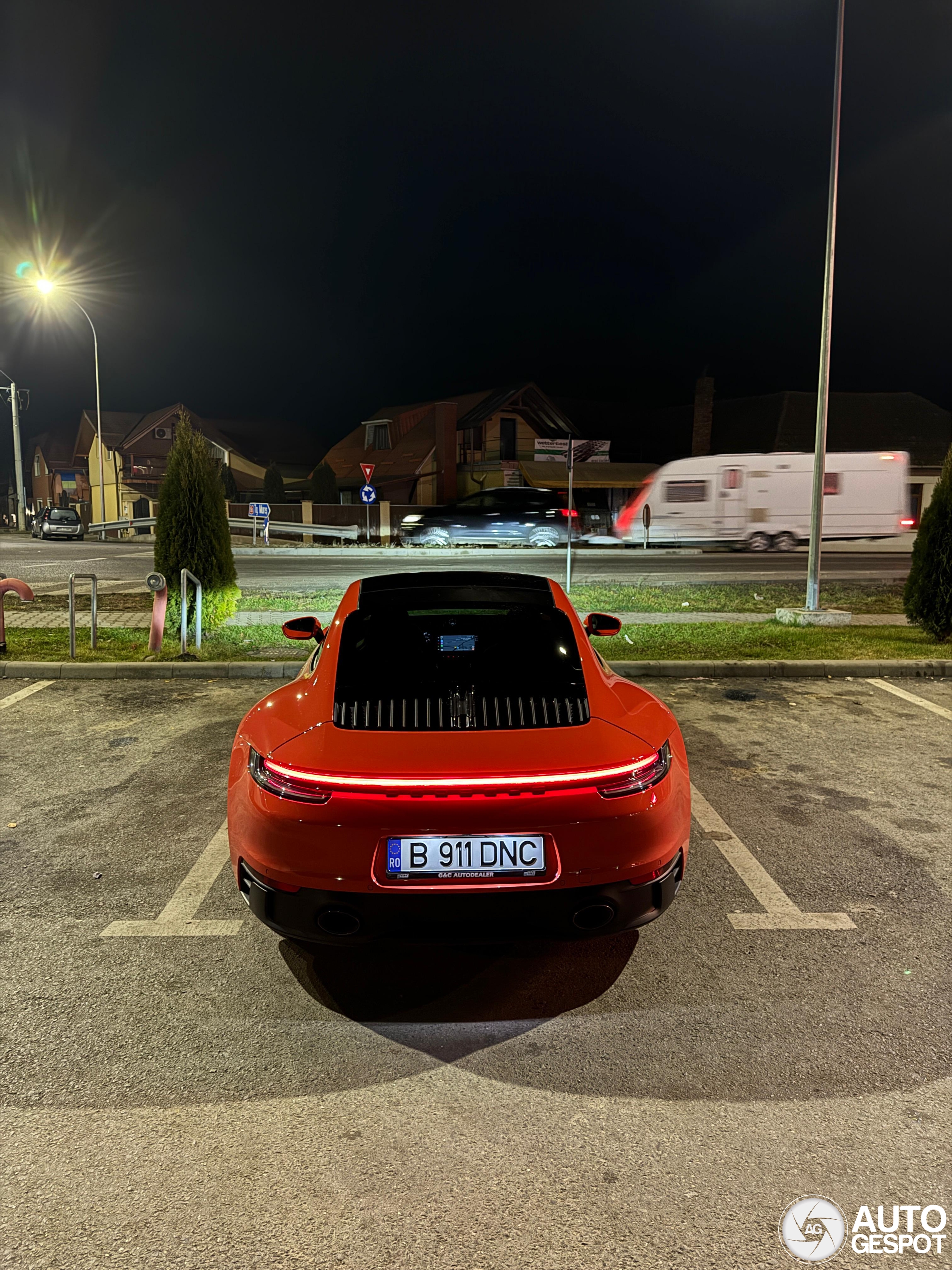 Porsche 992 Carrera 4 GTS