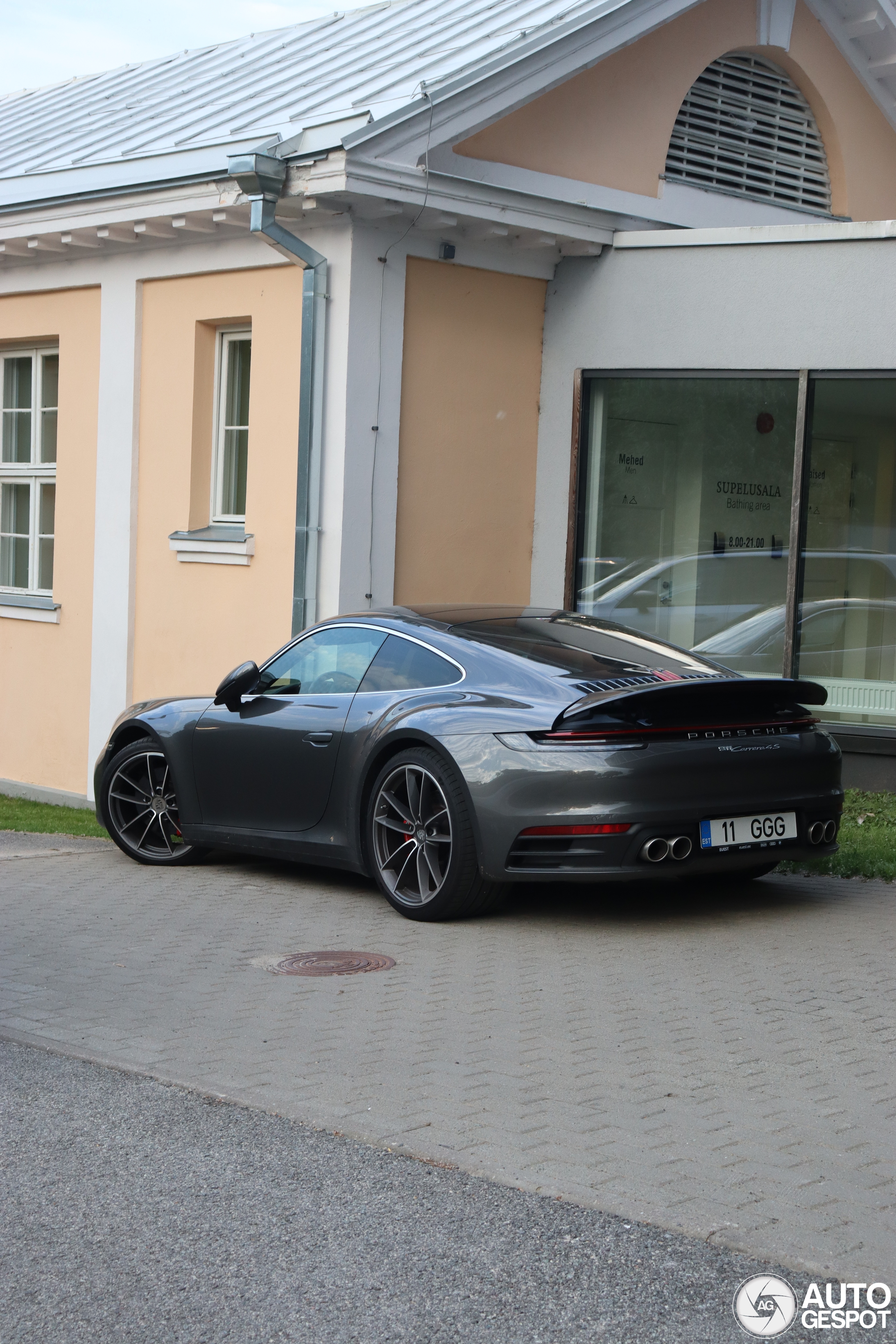 Porsche 992 Carrera 4S