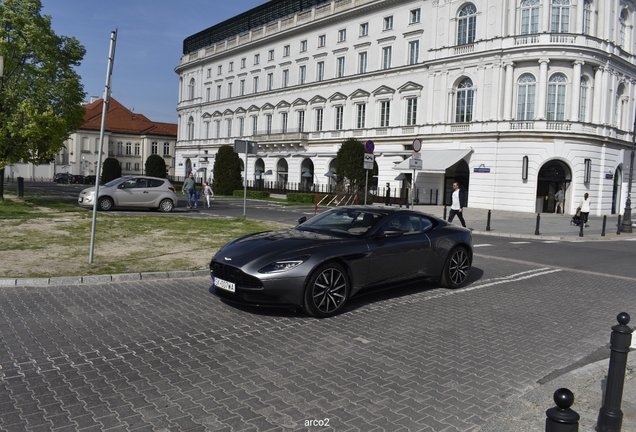 Aston Martin DB11 V8