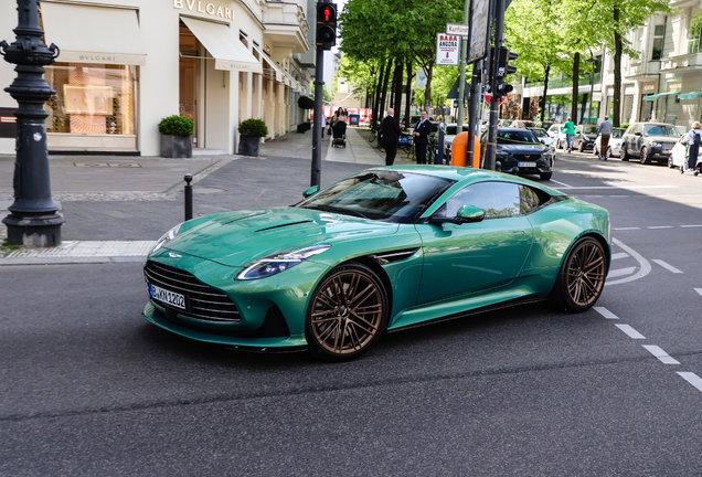 Aston Martin DB12