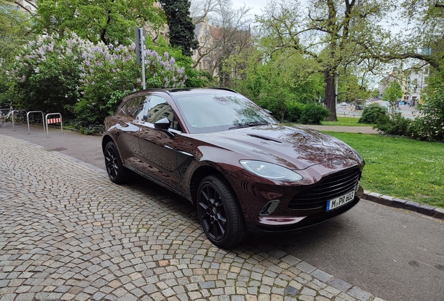 Aston Martin DBX