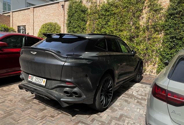 Aston Martin DBX707