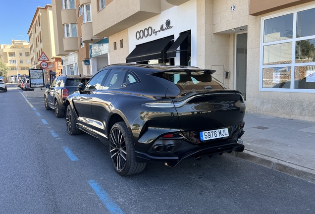 Aston Martin DBX707