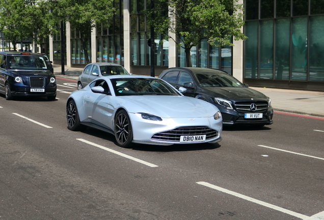 Aston Martin V8 Vantage 2018