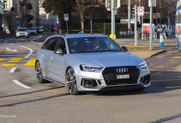 Audi RS4 Avant B9