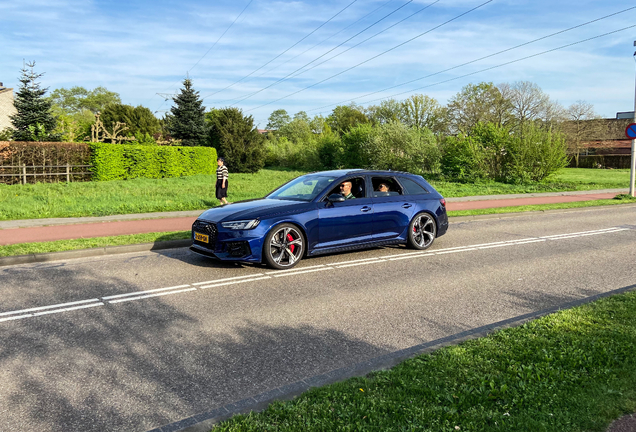 Audi RS4 Avant B9