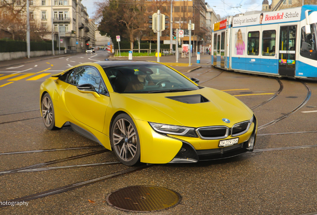 BMW i8