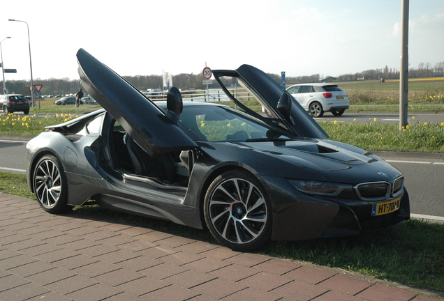 BMW i8