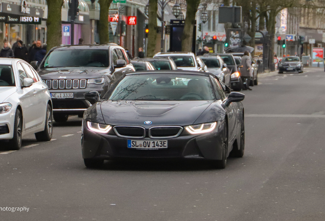 BMW i8 Roadster