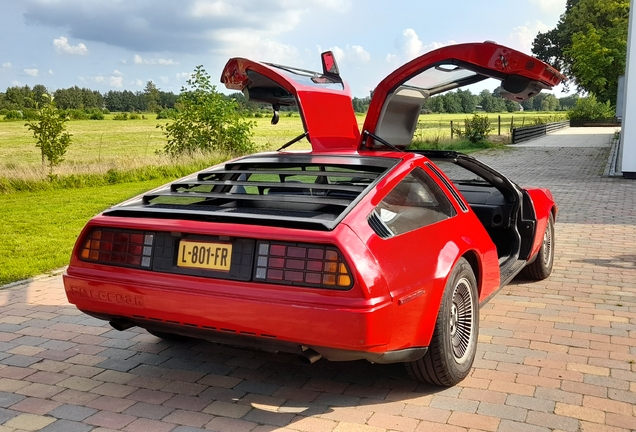 DeLorean DMC-12