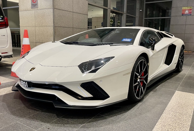 Lamborghini Aventador S LP740-4