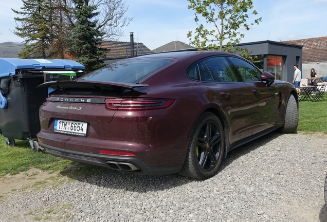 Porsche 971 Panamera Turbo S E-Hybrid