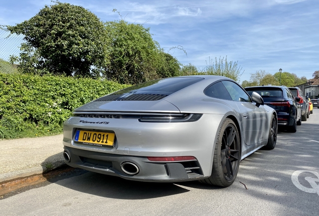 Porsche 992 Carrera 4 GTS