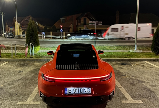 Porsche 992 Carrera 4 GTS