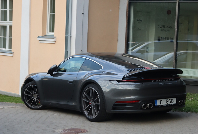 Porsche 992 Carrera 4S