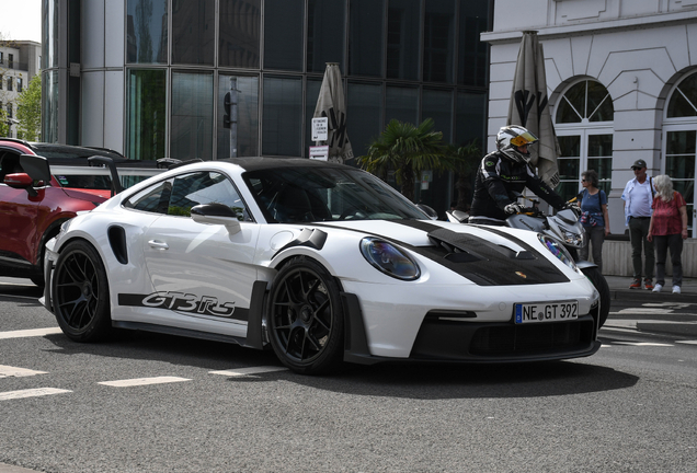 Porsche 992 GT3 RS Weissach Package