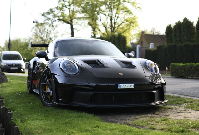 Porsche 992 GT3 RS Weissach Package